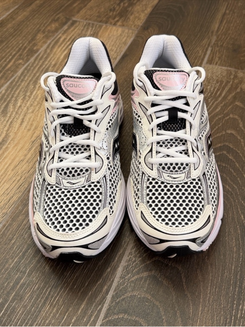 Saucony Men's Silver/Pink Retro
ProGrid Omni 9 Lifestyle Sneaker—11 - Picture 6 of 15